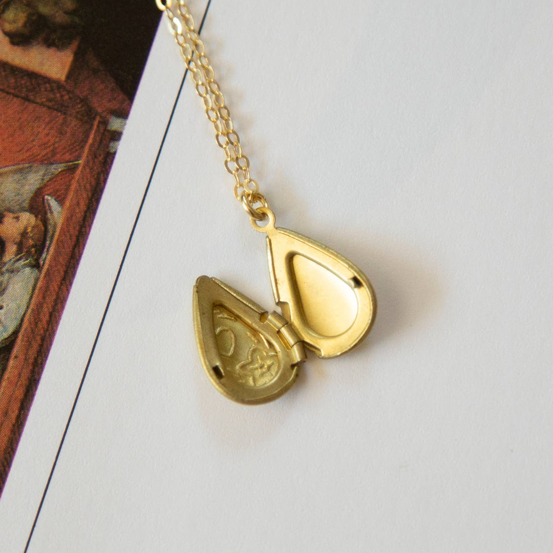 Vintage Small Teardrop Locket Necklace