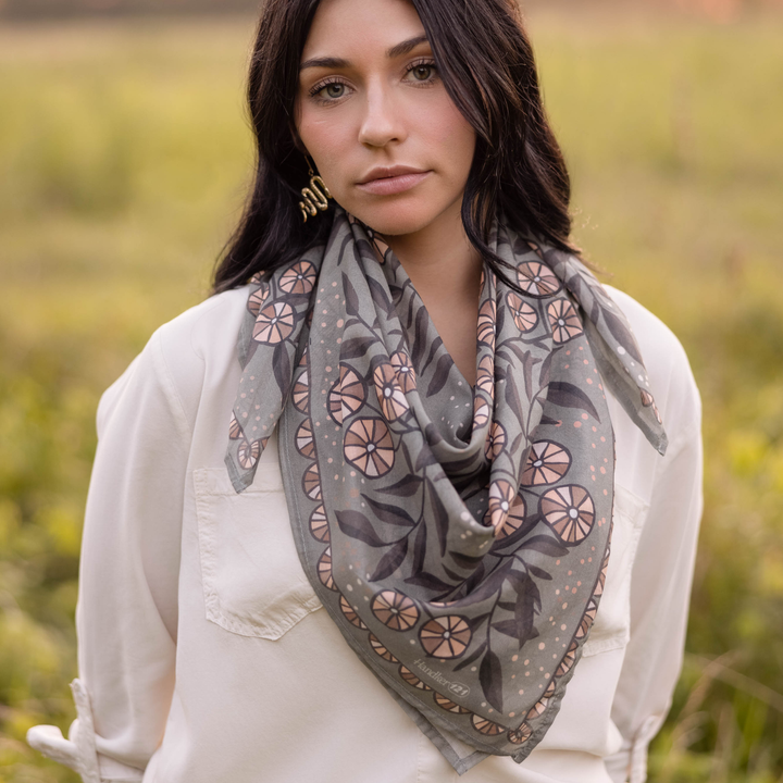 34" Eleanor Bandana