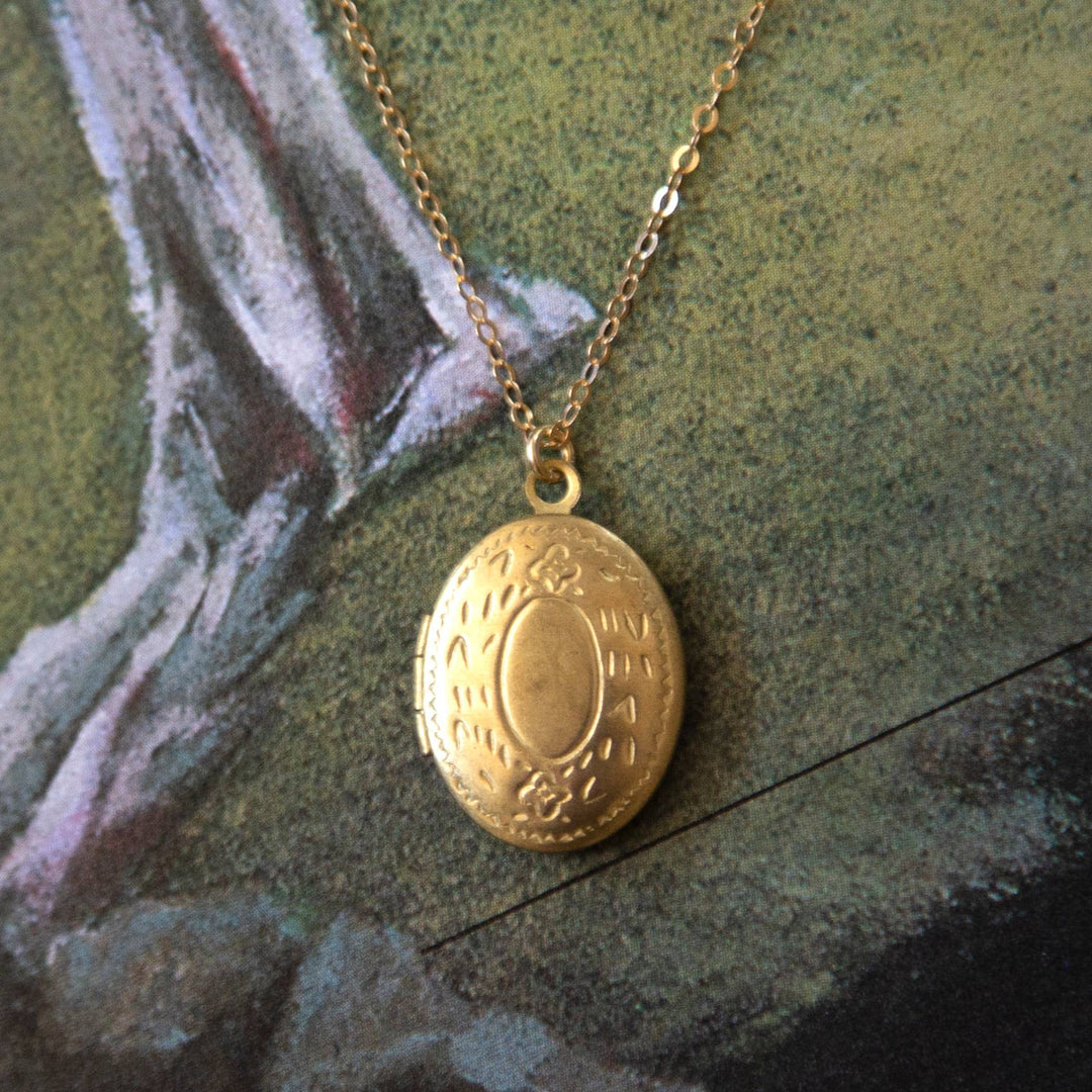 Vintage Medium Oval Locket Necklace