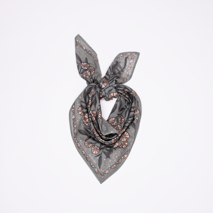 34" Eleanor Bandana