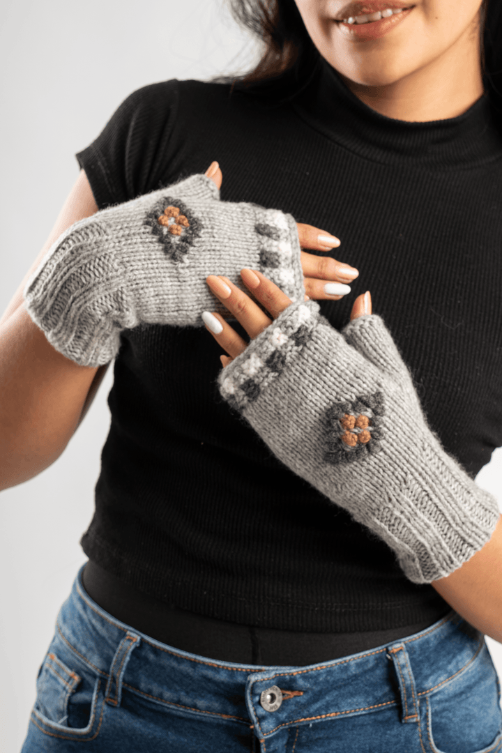 Handknit Alpaca Fingerless Gloves - BUNKHAUS