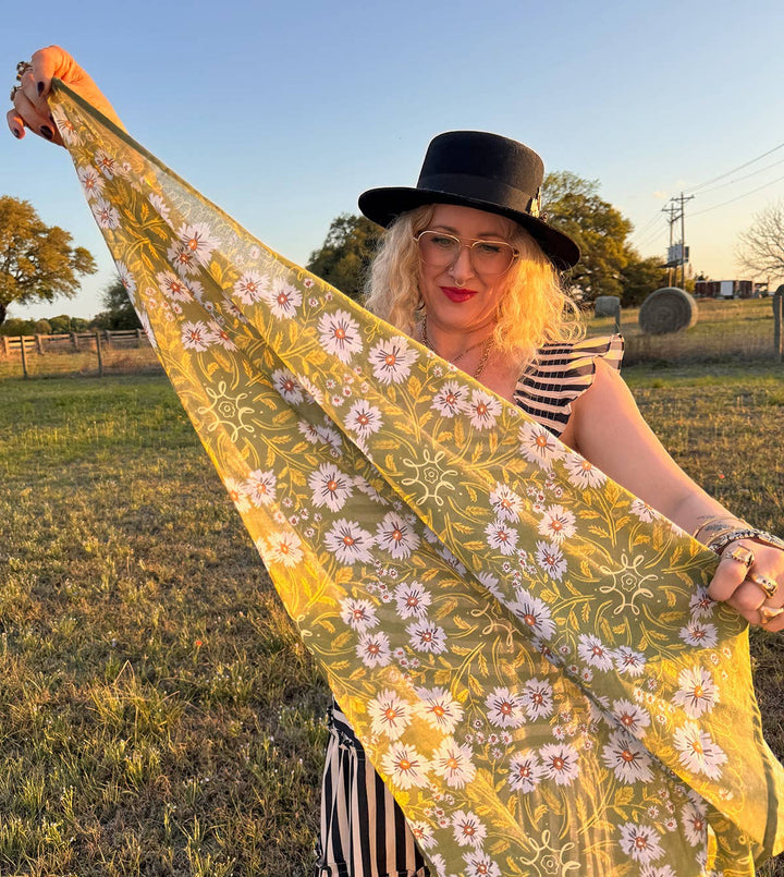 34" Clara Bandana