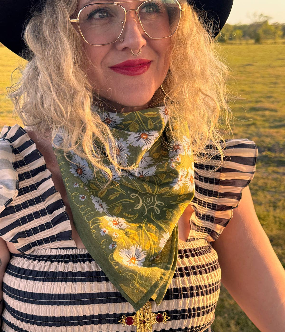 34" Clara Bandana