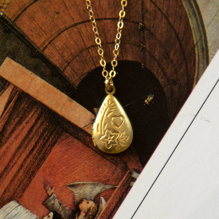 Vintage Small Teardrop Locket Necklace