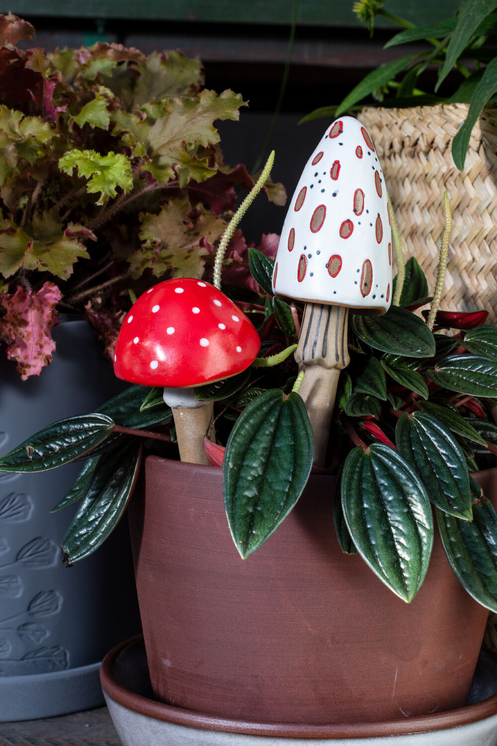 Spore Plant Stick - White